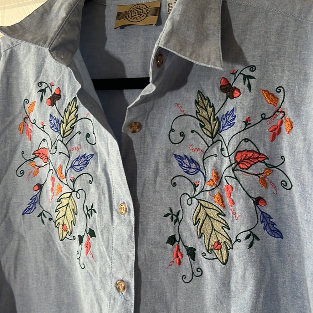 *VTG Denim Republic FALL Leaves Autumn‎ Embroidered Chambray Button Down, Sz L